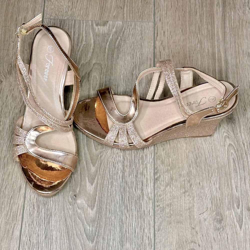 Women’s size 9 wedge